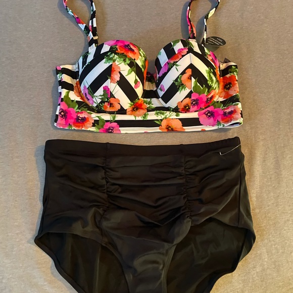 torrid Other - Torrid 2 Piece NEW Swim Set size 1♥️
